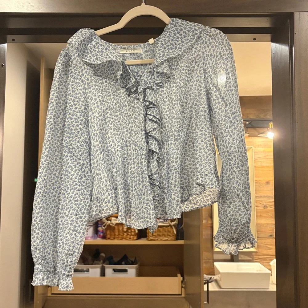 Doen Small Blouse - Picture 2 of 3